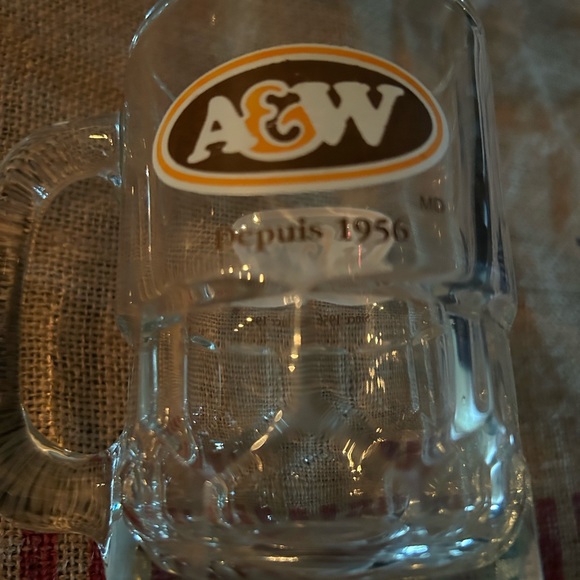 Vintage A&W mugs! Perfect for a root beer float on a hot summers day! - Picture 6 of 6